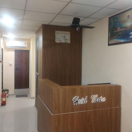 Hotel Metro Althan Сурат Екстериор снимка